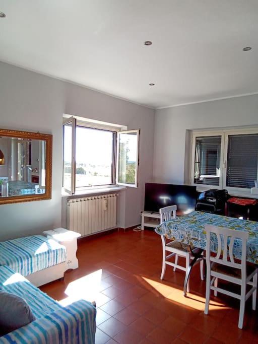 Appartamento Luminosissimo Con Vista Panoramica Marina di Cerveteri Ngoại thất bức ảnh